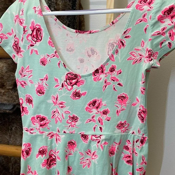 Flower top 🌸 - Picture 3 of 3